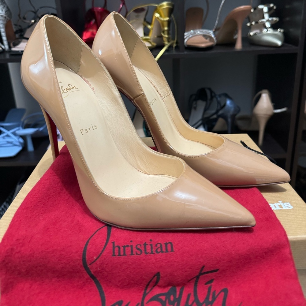 Christian Louboutin So Kate pumps